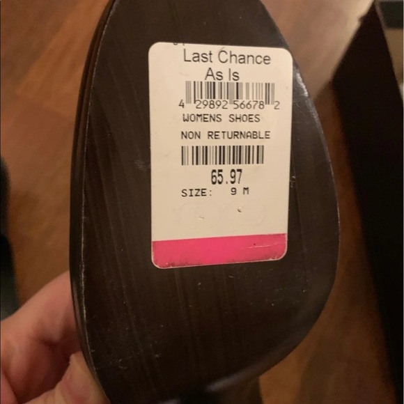 NWOT Stuart weitzman shoe size 9 - Picture 3 of 3